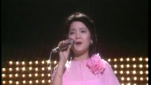 [图]邓丽君1976年23岁香港利舞台演唱歌曲《海韵》现场版