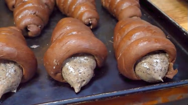 韩国街头美食海螺形甜巧克力面包