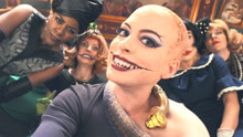 最新奇幻电影《女巫》安妮海瑟薇演技爆棚，突破形象演丑陋大反派