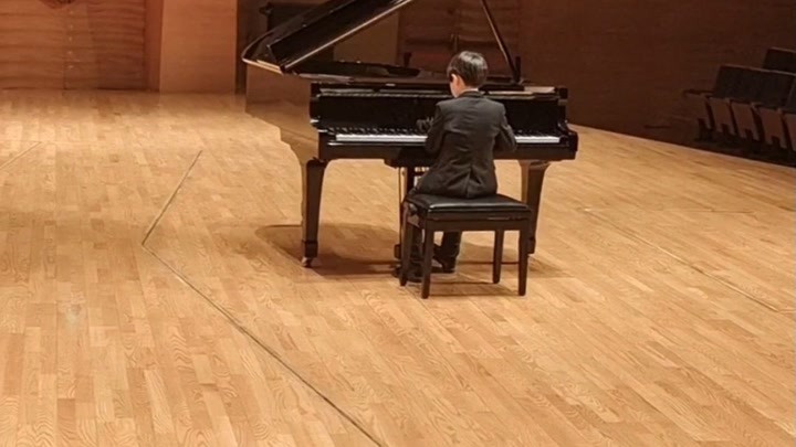 钢琴学员 李子豪 参加2021澳门钢琴邀请赛。